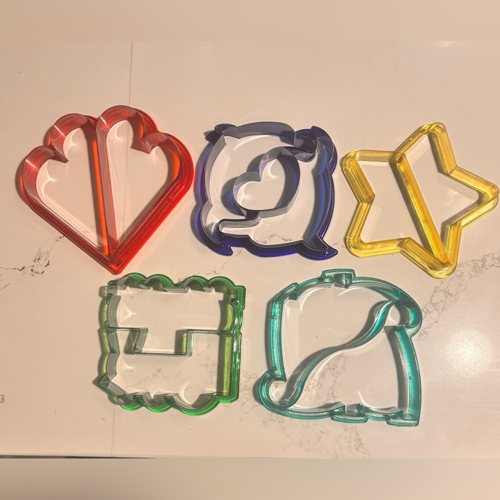 Colorful Sandwich Cutter Set - NIB